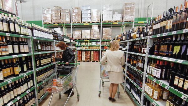Продажа алкогольной продукции, архивное фото Продажа алкогольной продукции, архивное фото
