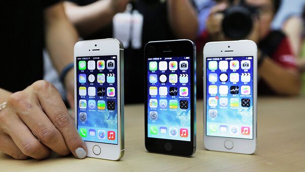 Презентация cмартфона iPhone 5S, архивное фото Презентация cмартфона iPhone 5S, архивное фото