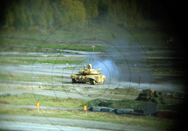Танк Т-90С, экспортный вариант танка Т-90, во время демонстрационного показа военной техники в рамках IX Международной выставки вооружения, военной техники и боеприпасов в Нижнем Тагиле. Танк Т-90С, экспортный вариант танка Т-90, во время демонстрационного показа военной техники в рамках IX Международной выставки вооружения, военной техники и боеприпасов в Нижнем Тагиле.