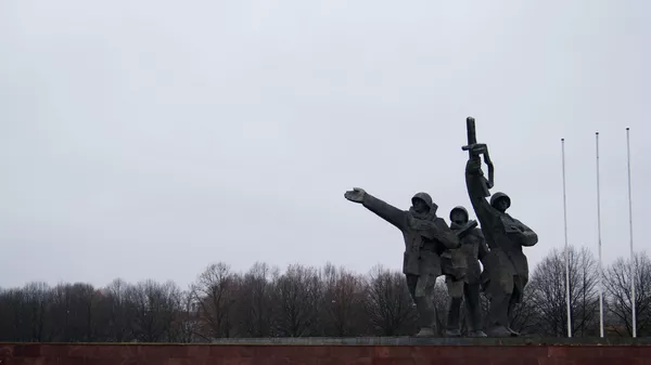 Памятник Освободителям Риги Памятник Освободителям Риги