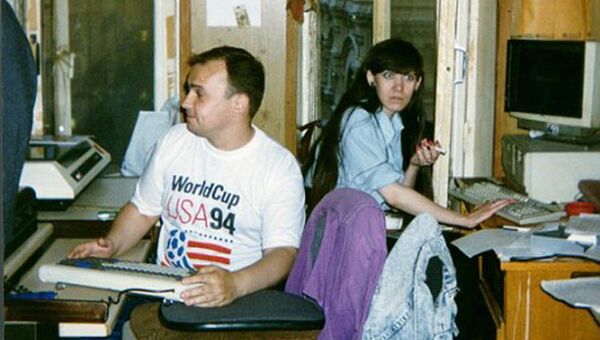 Владимир Варфоломеев и Татьяна Пелипейко в редакции Эха Москвы. 90-е годы. Владимир Варфоломеев и Татьяна Пелипейко в редакции Эха Москвы. 90-е годы.