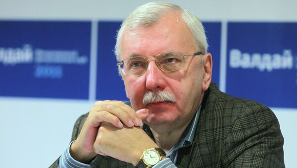 Архив. Журналист и политолог Виталий Третьяков на VIII заседании Международного дискуссионного клуба Валдай, Калуга, 2011 год. Архив. Журналист и политолог Виталий Третьяков на VIII заседании Международного дискуссионного клуба Валдай, Калуга, 2011 год.