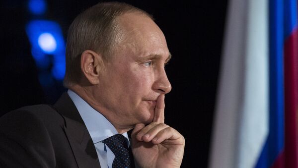 В.Путин посетил юридический факультет МГУ им. Ломоносова. Фото с места события В.Путин посетил юридический факультет МГУ им. Ломоносова. Фото с места события