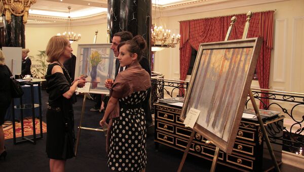 Лоты тихого аукциона в холле отеля Ritz-Carlton Moscow Лоты тихого аукциона в холле отеля Ritz-Carlton Moscow