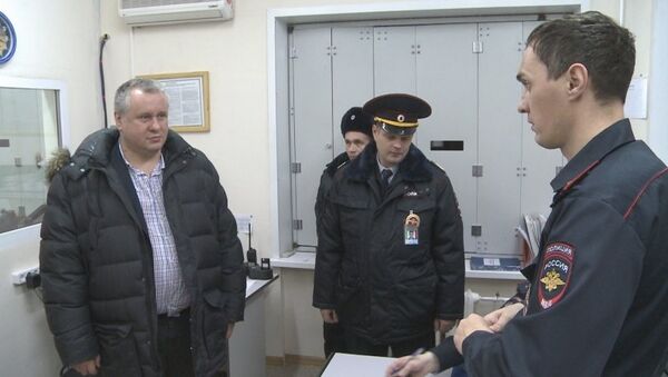 Пассажир, избивший бортпроводника рейса Красноярск—Москва Пассажир, избивший бортпроводника рейса Красноярск—Москва