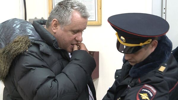 Авиадебошира сняли с самолета в Новосибирске. Видео Авиадебошира сняли с самолета в Новосибирске. Видео