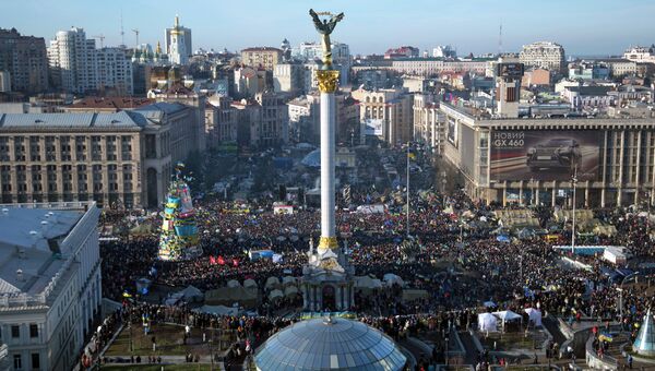 Народное вече на площади Независимости в Киеве. Архивное фото Народное вече на площади Независимости в Киеве. Архивное фото