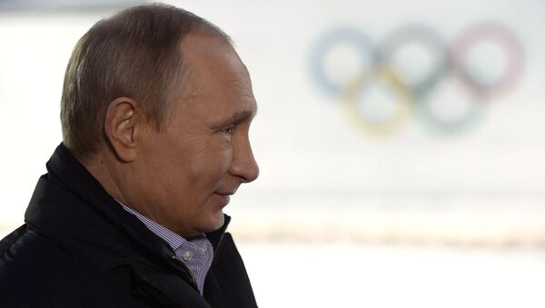 Президент России Владимир Путин во время интервью российским и иностранным СМИ. Фото с места события Президент России Владимир Путин во время интервью российским и иностранным СМИ. Фото с места события