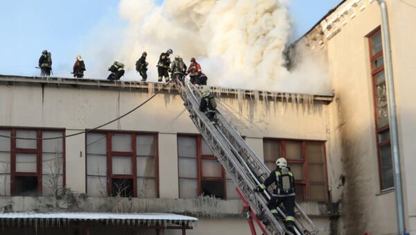Пожар в Невском районе Санкт-Петербурга Пожар в Невском районе Санкт-Петербурга
