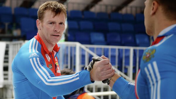 Александр Зубков принимает участие в соревнованиях Кубка России 2013 по бобслею Александр Зубков принимает участие в соревнованиях Кубка России 2013 по бобслею