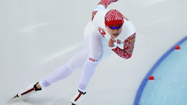 Ольга Фаткулина (Россия) на дистанции во втором забеге на 500 метров в соревнованиях по конькобежному спорту Ольга Фаткулина (Россия) на дистанции во втором забеге на 500 метров в соревнованиях по конькобежному спорту