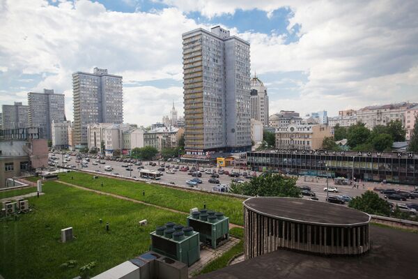 Девять крыш в Москве, на которых можно прогуляться по травке Девять крыш в Москве, на которых можно прогуляться по травке