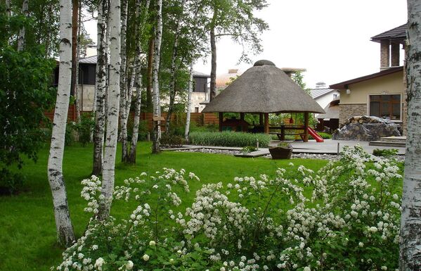 Уютный микромир: 10 принципов обустройства внутреннего двора загородного дома Уютный микромир: 10 принципов обустройства внутреннего двора загородного дома