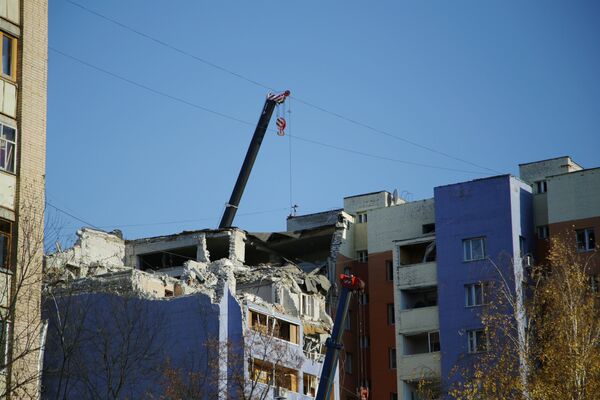Разбор завалов на месте взрыва бытового газа в жилом доме Разбор завалов на месте взрыва бытового газа в жилом доме