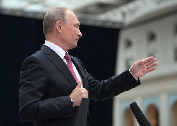 Президент РФ В. Путин ответил на вопросы журналистов Президент РФ В. Путин ответил на вопросы журналистов