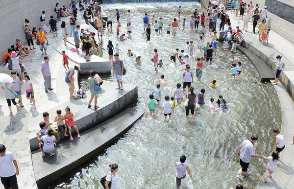Cheonggyecheon после реконструкции Cheonggyecheon после реконструкции