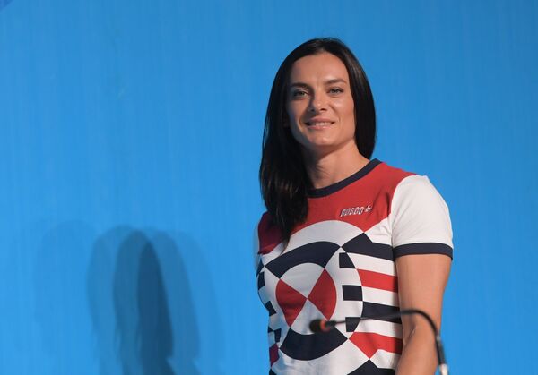 Двукратная олимпийская чемпионка в прыжках с шестом Елена Исинбаева Двукратная олимпийская чемпионка в прыжках с шестом Елена Исинбаева