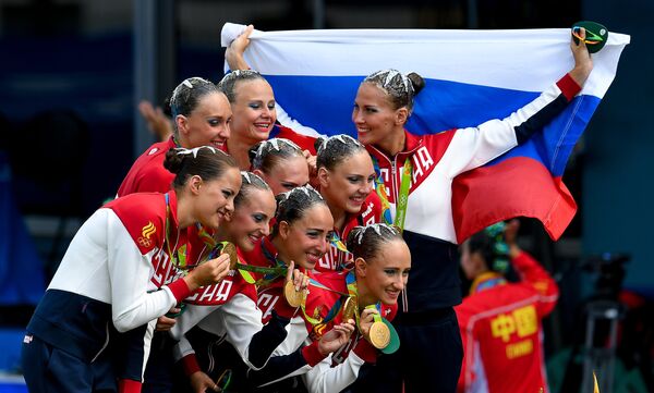 Спортсменки сборной России по синхронному плаванию Спортсменки сборной России по синхронному плаванию