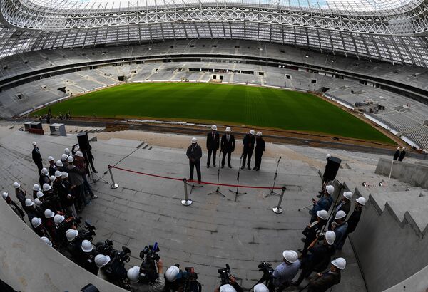 Визит экспертов FIFA и Оргкомитета Россия-2018 на стадион Лужники Визит экспертов FIFA и Оргкомитета Россия-2018 на стадион Лужники