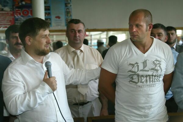 Рамзан Кадыров и Федор Емельяненко (архив, 2008 год) Рамзан Кадыров и Федор Емельяненко (архив, 2008 год)