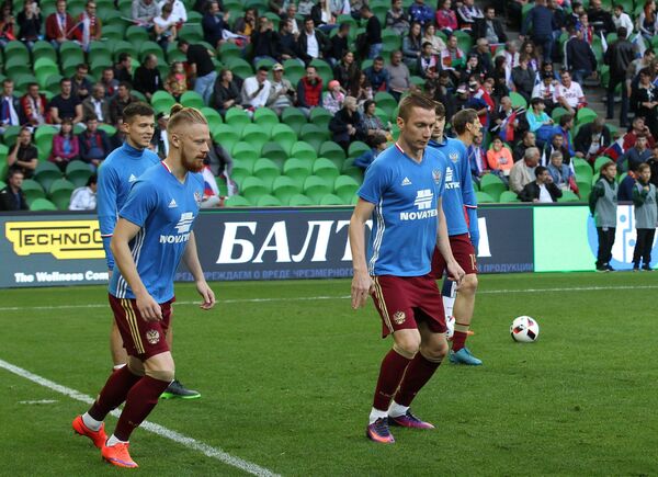 Игроки сборной России Дмитрий Полоз, Иван Новосельцев (слева) и Андрей Семёнов (слева направо) Игроки сборной России Дмитрий Полоз, Иван Новосельцев (слева) и Андрей Семёнов (слева направо)