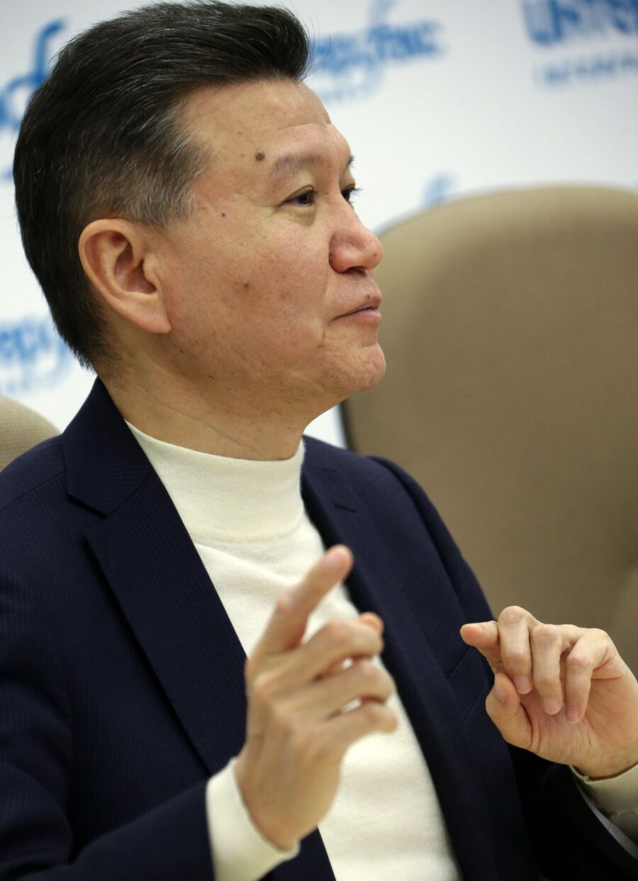 Кирсан Илюмжинов Кирсан Илюмжинов