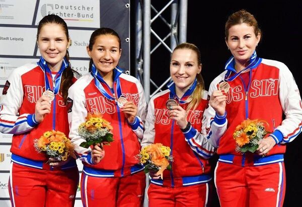 Рапиристки сборной России Светлана Трипапина, Аделина Загидуллина, Анастасия Иванова и Инна Дериглазова (слева направо) Рапиристки сборной России Светлана Трипапина, Аделина Загидуллина, Анастасия Иванова и Инна Дериглазова (слева направо)