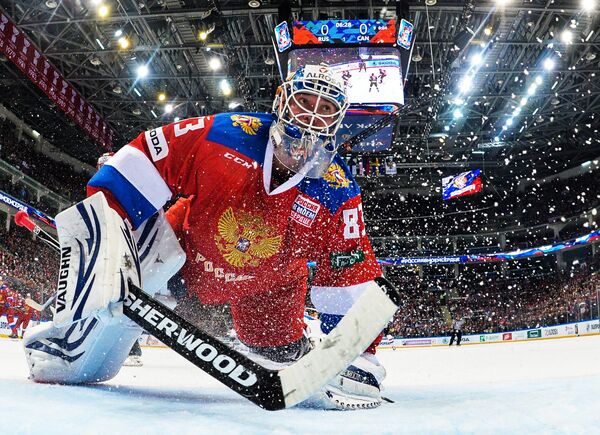 Вратарь сборной России Василий Кошечкин Вратарь сборной России Василий Кошечкин