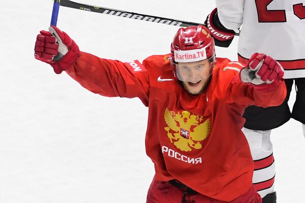 Форвард сборной России Сергей Андронов радуется заброшенной шайбе Форвард сборной России Сергей Андронов радуется заброшенной шайбе