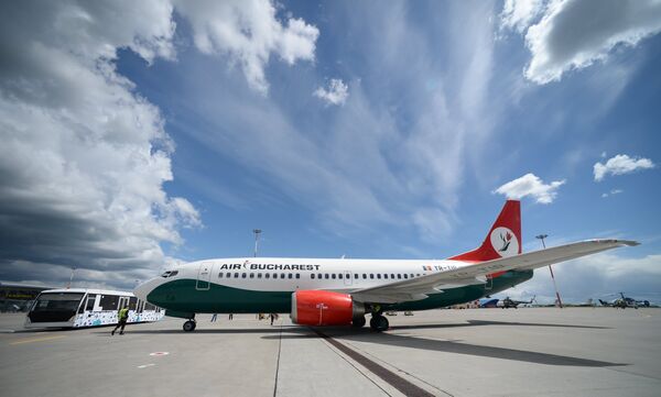 Самолет компании Air Bucharest, доставивший сборную Австралии Самолет компании Air Bucharest, доставивший сборную Австралии