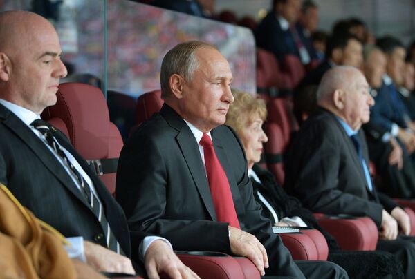 Президент РФ Владимир Путин и президент FIFA Джанни Инфантино (слева) Президент РФ Владимир Путин и президент FIFA Джанни Инфантино (слева)