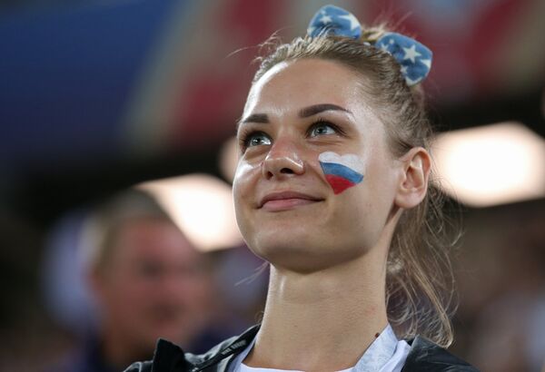 Болельщица на матче чемпионата мира между сборными Хорватии и Нигерии Болельщица на матче чемпионата мира между сборными Хорватии и Нигерии
