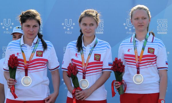 Российские спортсменки, завоевавшие серебряные медали из пневматической винтовки с трех позиций Российские спортсменки, завоевавшие серебряные медали из пневматической винтовки с трех позиций