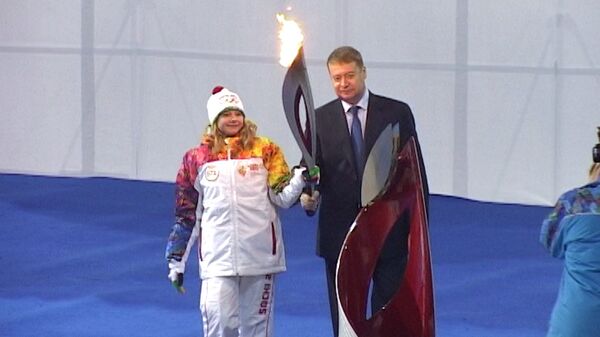 Самые яркие моменты эстафеты огня ОИ-2014 в новогодние праздники Самые яркие моменты эстафеты огня ОИ-2014 в новогодние праздники