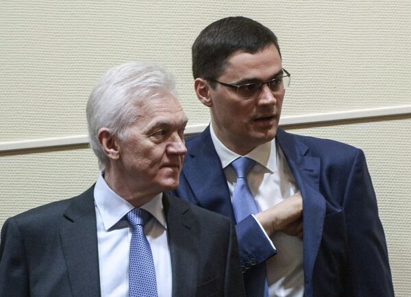 Председатель совета директоров КХЛ, президент ХК СКА Геннадий Тимченко (слева) и член Международного олимпийского комитета от России Александр Попов Председатель совета директоров КХЛ, президент ХК СКА Геннадий Тимченко (слева) и член Международного олимпийского комитета от России Александр Попов