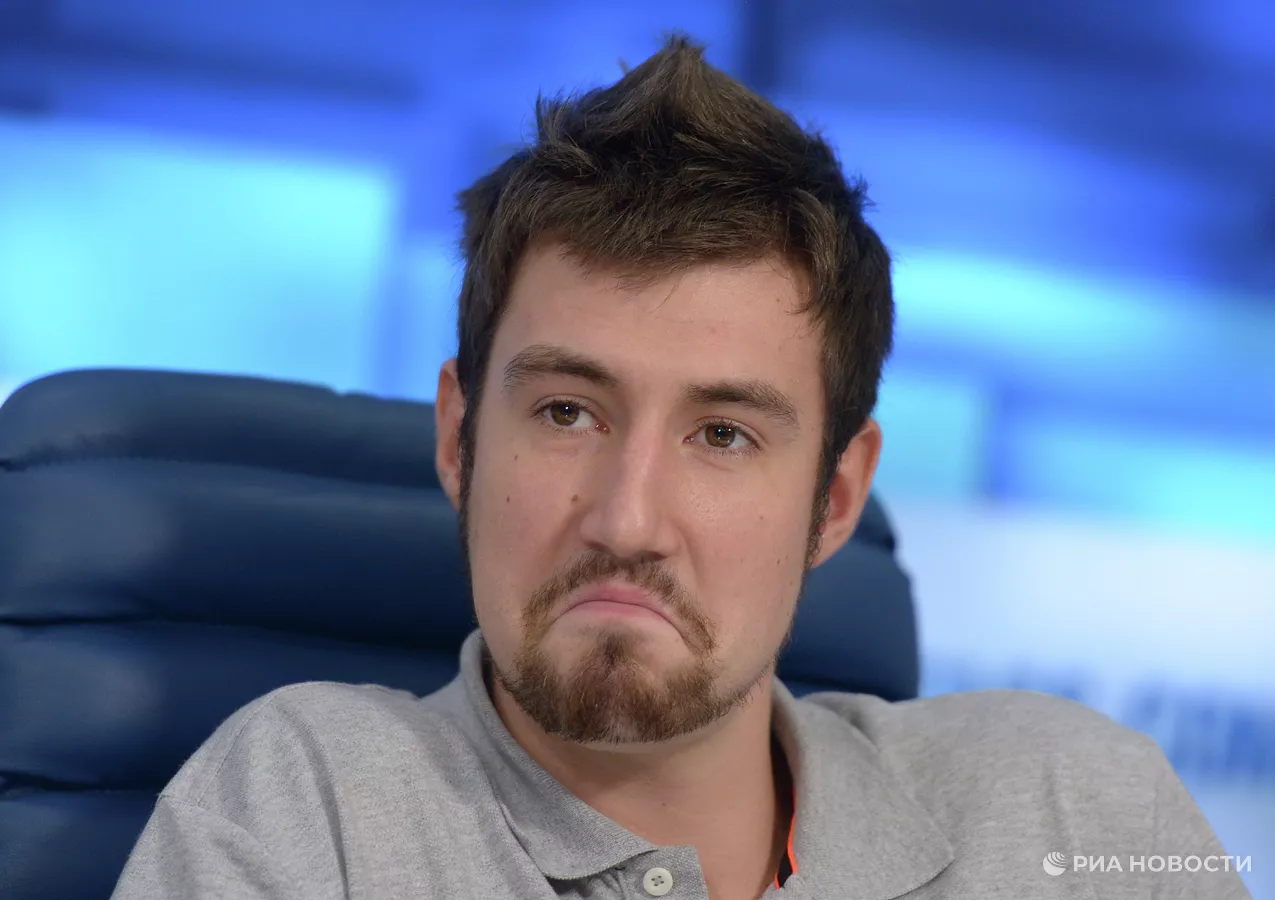 762663581_0:0:2902:2048_1440x900_80_1_1_