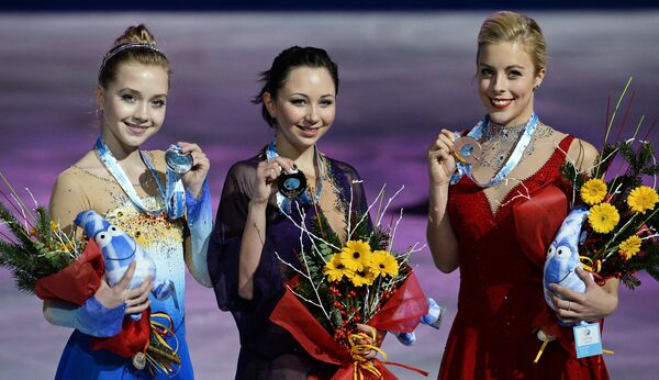 Эшли Вагнер, Елизавета Туктамышева и Елена Радионова (справа налево) Эшли Вагнер, Елизавета Туктамышева и Елена Радионова (справа налево)