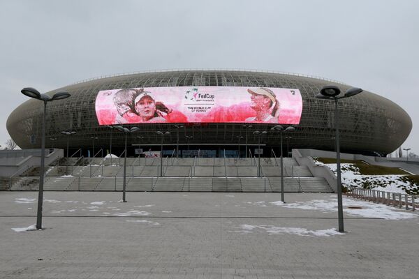 Световое табло на фасаде стадиона Краков Арена Световое табло на фасаде стадиона Краков Арена
