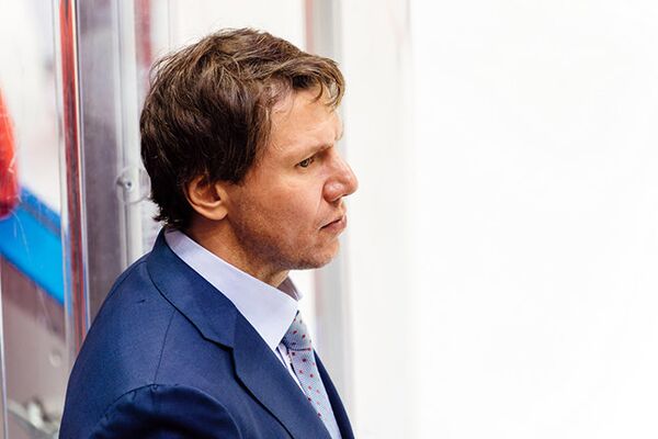 Исполняющий обязанности главного тренера ХК Витязь Равиль Якубов Исполняющий обязанности главного тренера ХК Витязь Равиль Якубов