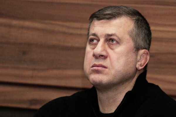 Исполняющий обязанности главного тренера по вольной борьбе Дзамболат Тедеев Исполняющий обязанности главного тренера по вольной борьбе Дзамболат Тедеев
