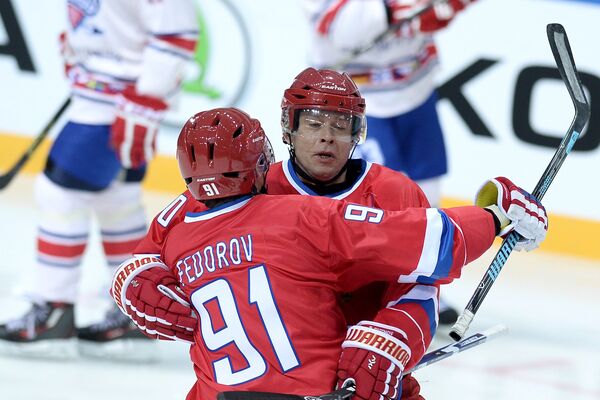 Хоккеисты сборной России Сергей Федоров (слева) и Павел Буре Хоккеисты сборной России Сергей Федоров (слева) и Павел Буре