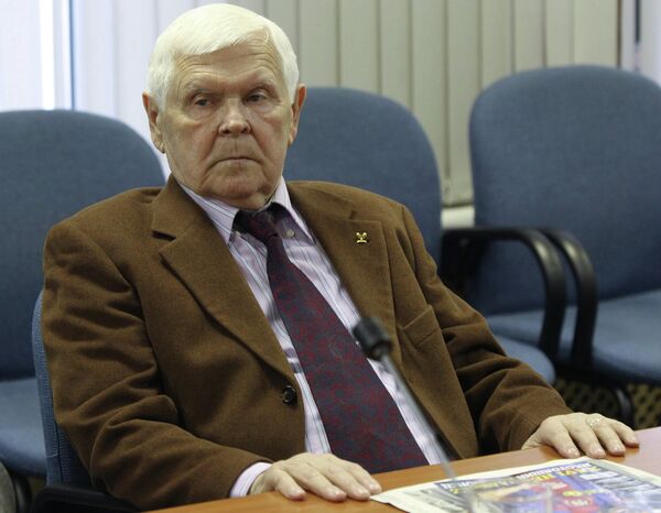 Ветеран футбола Анатолий Исаев Ветеран футбола Анатолий Исаев